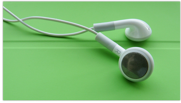 Apple earbuds