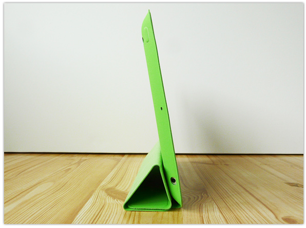 Apple iPad Smart Case video stand