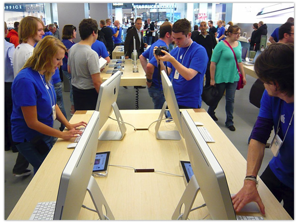 Apple Store Oracle, Reading