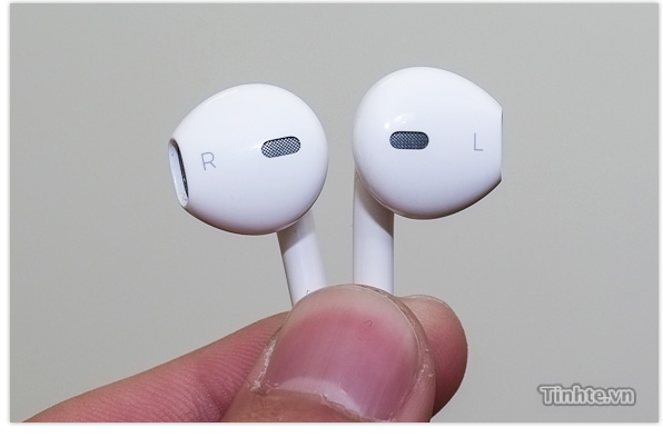 redesigned Apple earphones?